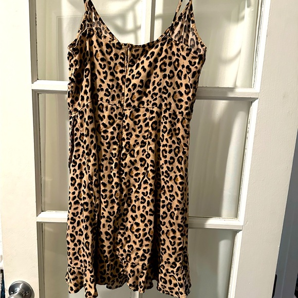VINTAGE H&M Leopard Print Ruffle Dress - Picture 3 of 5